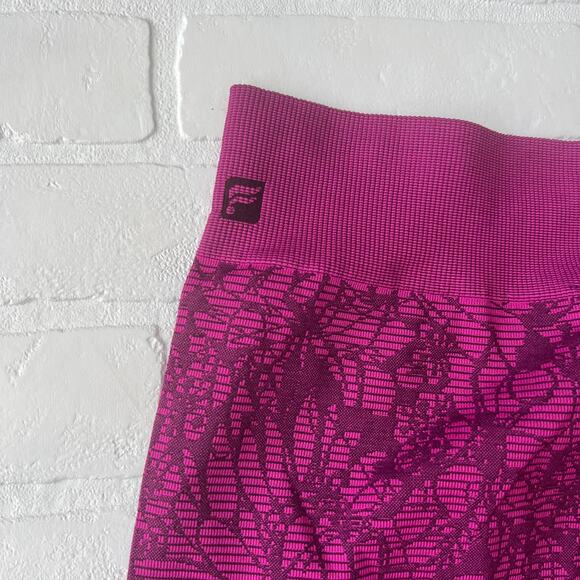 Fabletics Purple Fuschia Floral Compression Capri Leggings Yoga Pants-sz S - Picture 3 of 6